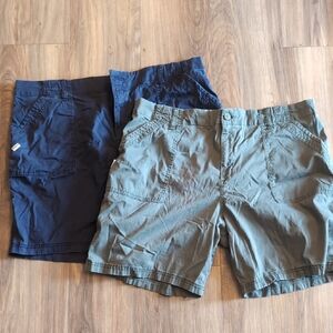 Women's Magellan Outdoors Navy and Olive Green Cargo Shorts Both Size 2X